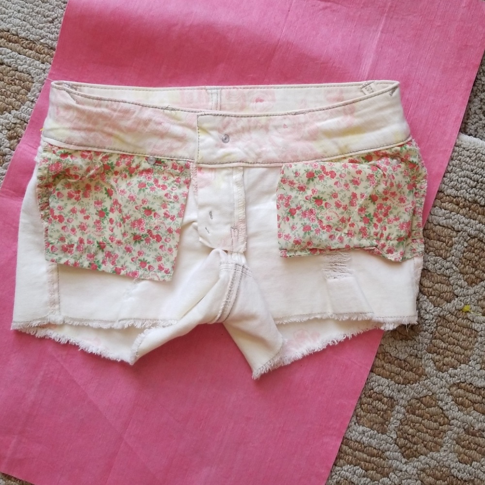 Celebrity Pink denim Shorts - Picture 5 of 5